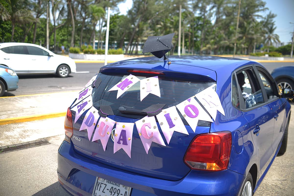 GRADUACI N SOBRE RUEDAS EN COLEGIO SN NGEL DE COATZACOALCOS