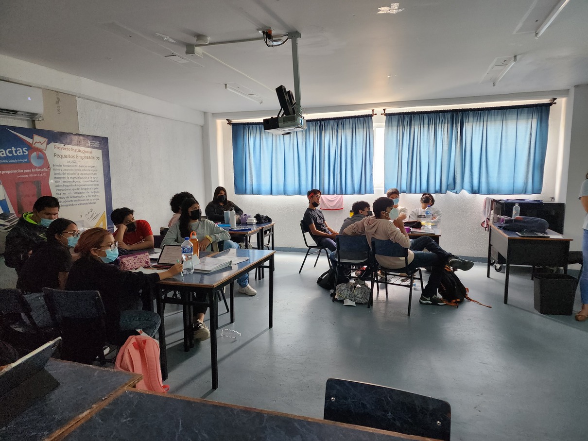 Visita del Tecnológico de Monterrey a estudiantes de bachillerato CSA