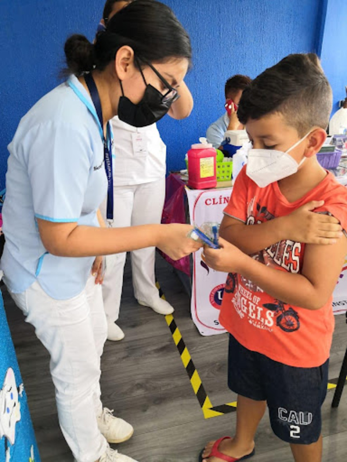 Colegio Sn Ángel de Coatzacoalcos, actúa como sede de vacunación contra la influenza.