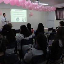 Conferencia sobre el cáncer de mama y tanatología