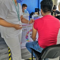 Colegio Sn Ángel de Coatzacoalcos, actúa como sede de vacunación contra la influenza.