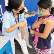 Colegio Sn Ángel de Coatzacoalcos, actúa como sede de vacunación contra la influenza.